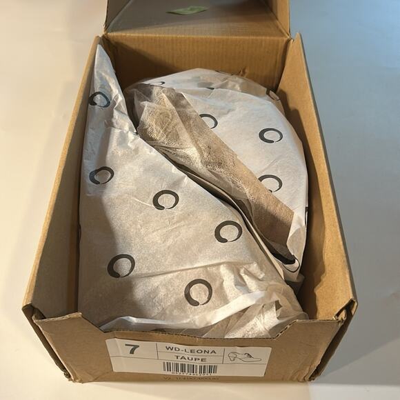 NIB Journee Collection Leona Shootie Lace Up Bootie Taupe Faux Suede Size 7 - Picture 8 of 8